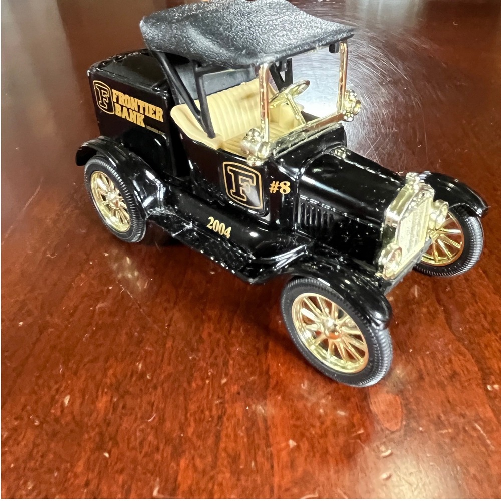 Ertl 1913 Ford Model T Runabout Bank Frontier Bank Limited Edition 2004 EUC